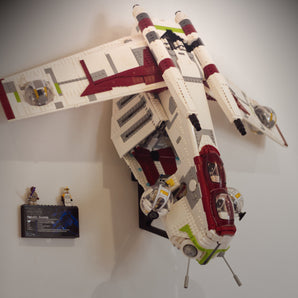Supporto a parete per LEGO Republic Gunship 75309