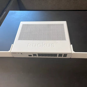 Staffa per rack per Ruckus ICX 7150-C12P