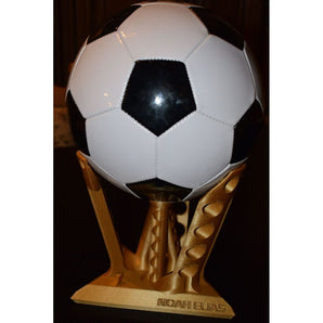 Supporto e stand futuristico per palloni da calcio