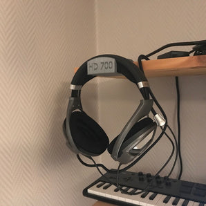 Supporto per cuffie e cavi Sennheiser HD700 per ripiano