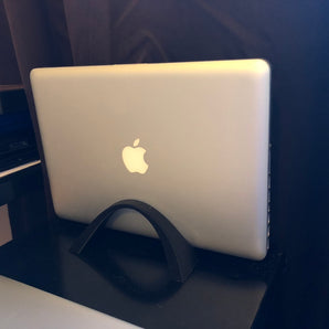 Elegante supporto curvo per laptop REMIX - Per MacBook Pro e altri laptop (175x120 mm)