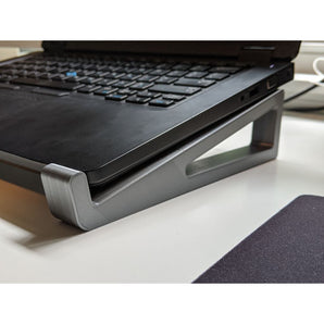 Semplice supporto portatile per videochiamate e home office
