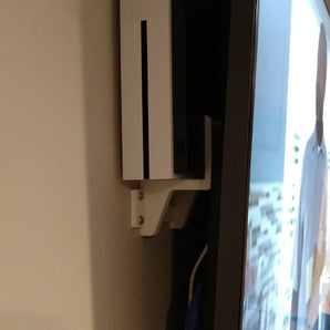 Montaggio a parete per Xbox One S