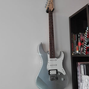 Supporto per chitarra elettrica montato a parete per Yamaha Pacifica 112