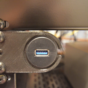 Staffa per porta USB/CC per rack da 19 pollici