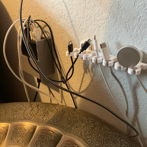 Supporto per cavo USB per montaggio a parete - Organizza e ottimizza lo spazio