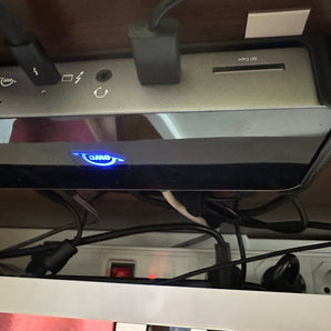Montaggio a scatto per OWC Thunderbolt 4 Dock - Organizzazione ottimale della scrivania