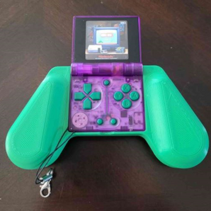 Impugnatura FunKey S", "Esperienza di gioco ottimizzata con accesso alla ricarica