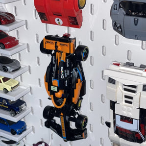 Supporto a parete per LEGO McLaren F1 (76919) su IKEA Skadis