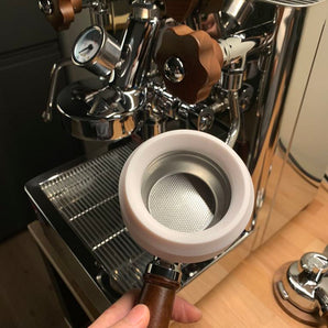 Dosatore a imbuto Quick-lock E61 per portafiltro Lelit Bianca V3