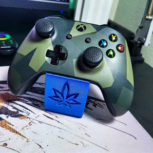 Supporto per controller Xbox One con esclusivo design a foglia di cannabis
