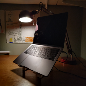 Supporto rialzato per MacBook Pro 13"
