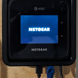 Netgear Nighthawk M6 Pro Montaggio a Muro