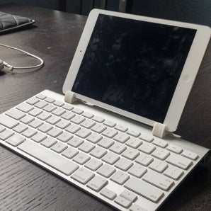 Supporto per iPad Mini e tastiera wireless Apple rimescolato